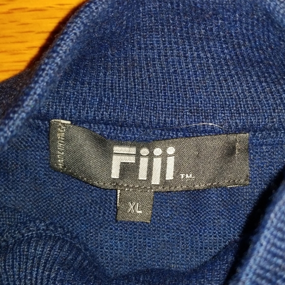 100% Merino Wool Sweater by Fiji - Picture 3 of 4